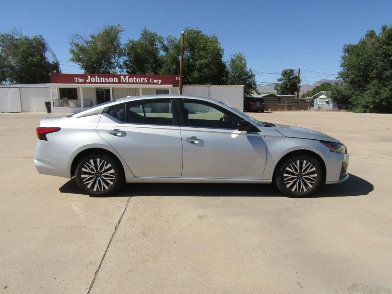 Nissan Altima 2.5 SV Sedan 2024