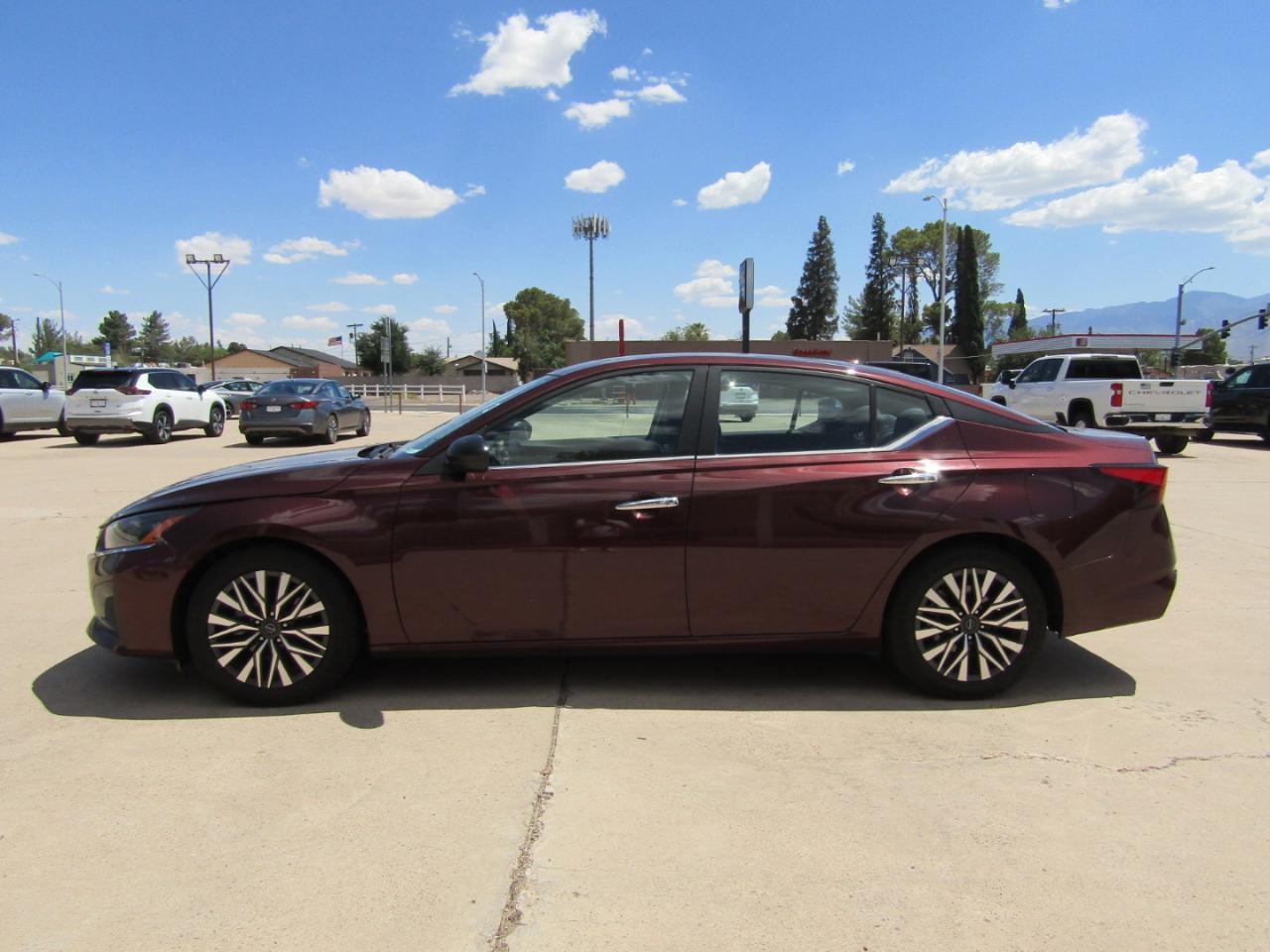 Nissan Altima 2.5 SV Sedan 2024
