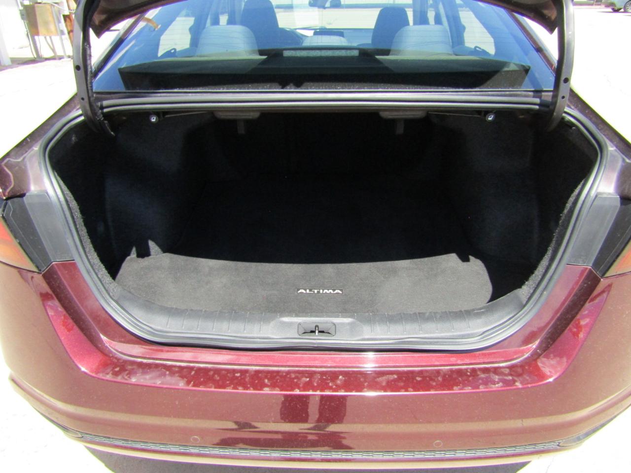 Nissan Altima 2.5 SV Sedan 2024