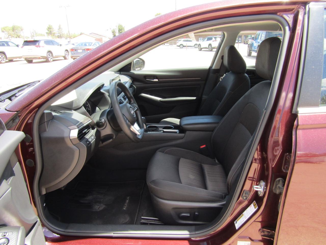 Nissan Altima 2.5 SV Sedan 2024