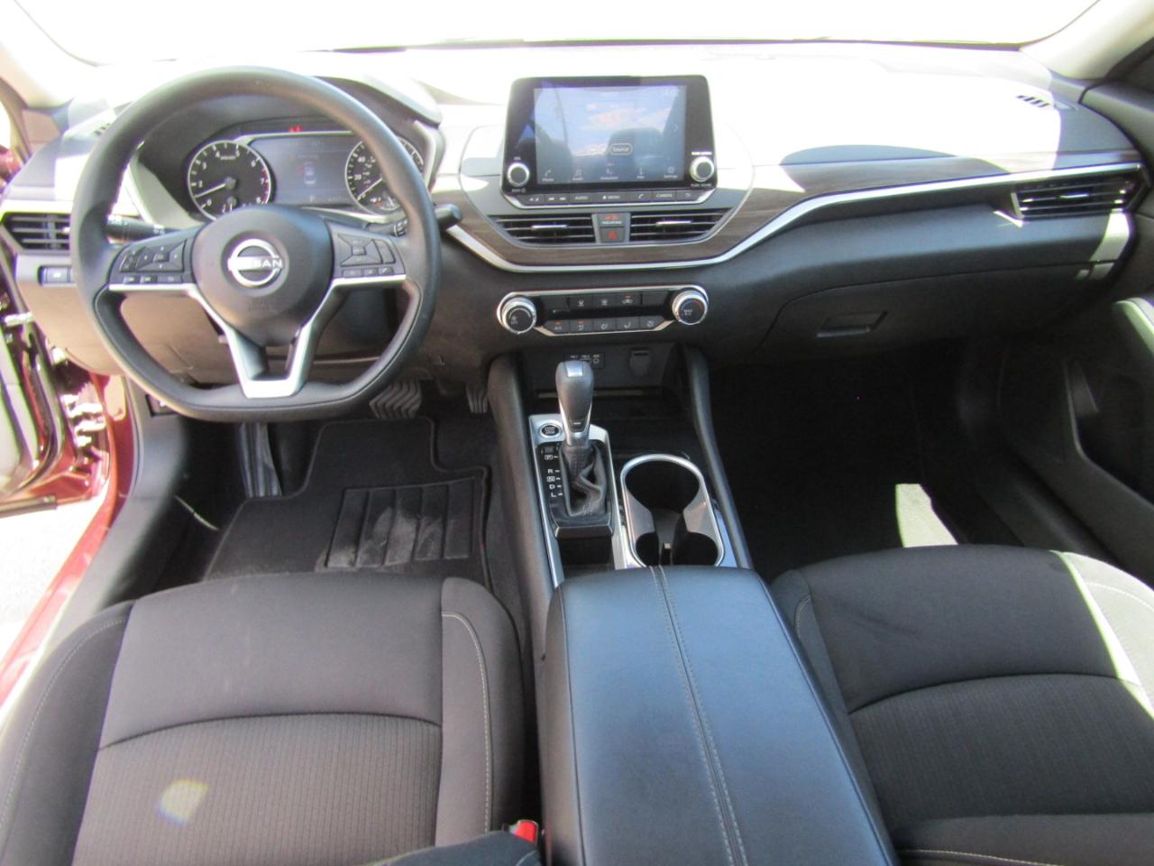 Nissan Altima 2.5 SV Sedan 2024