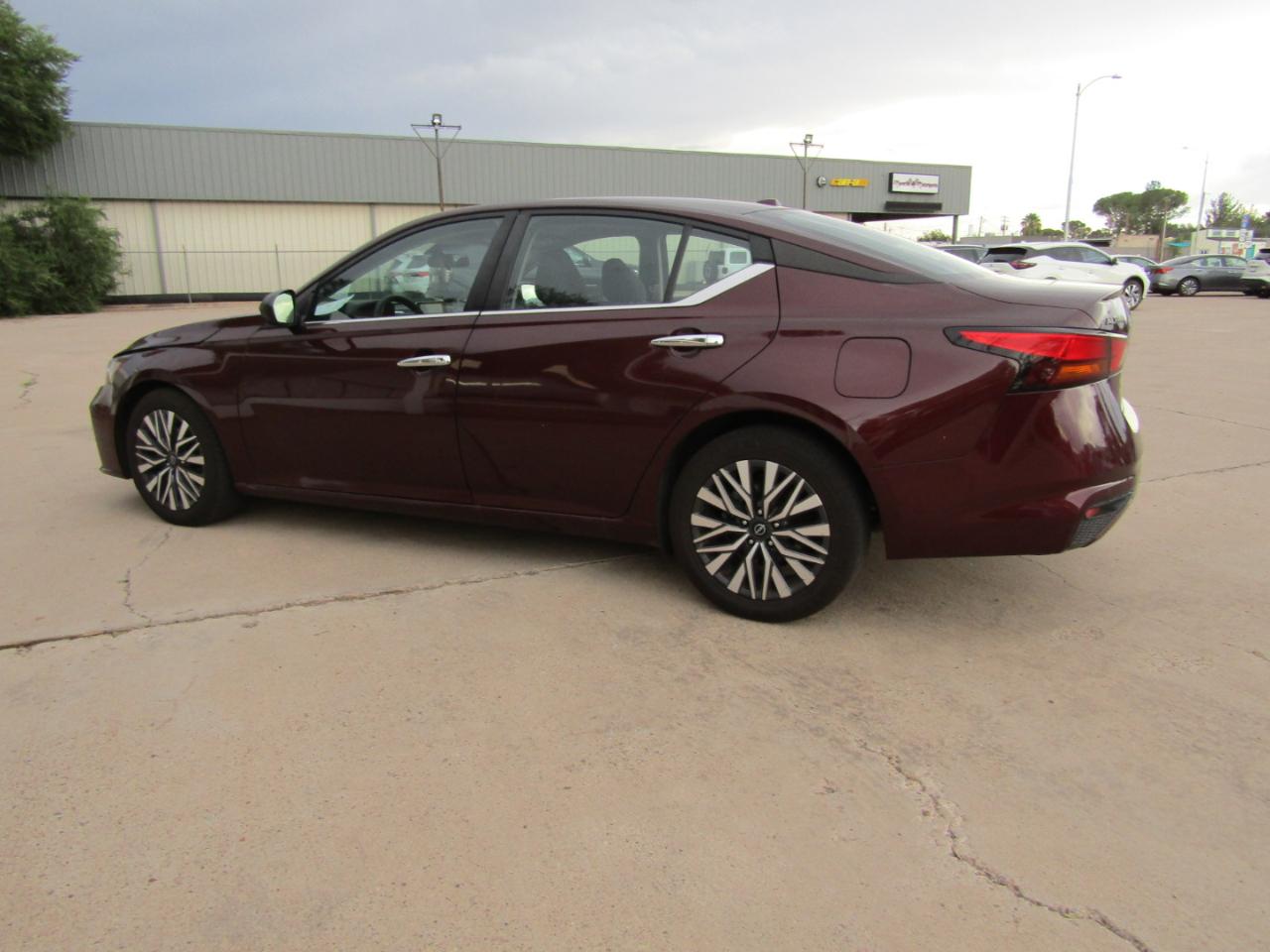 Nissan Altima 2.5 SV Sedan 2024
