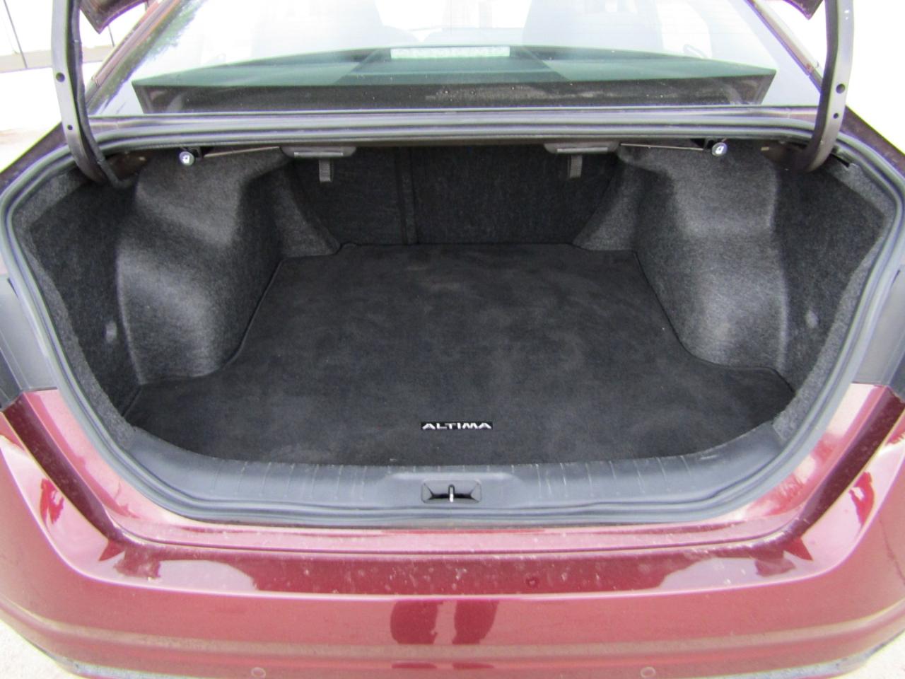 Nissan Altima 2.5 SV Sedan 2024