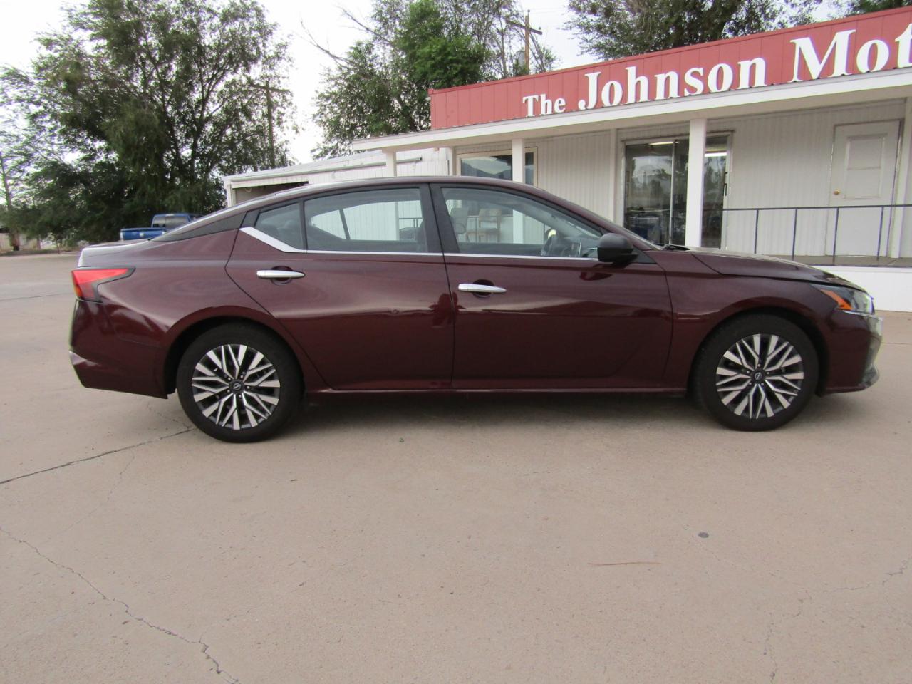 Nissan Altima 2.5 SV Sedan 2024