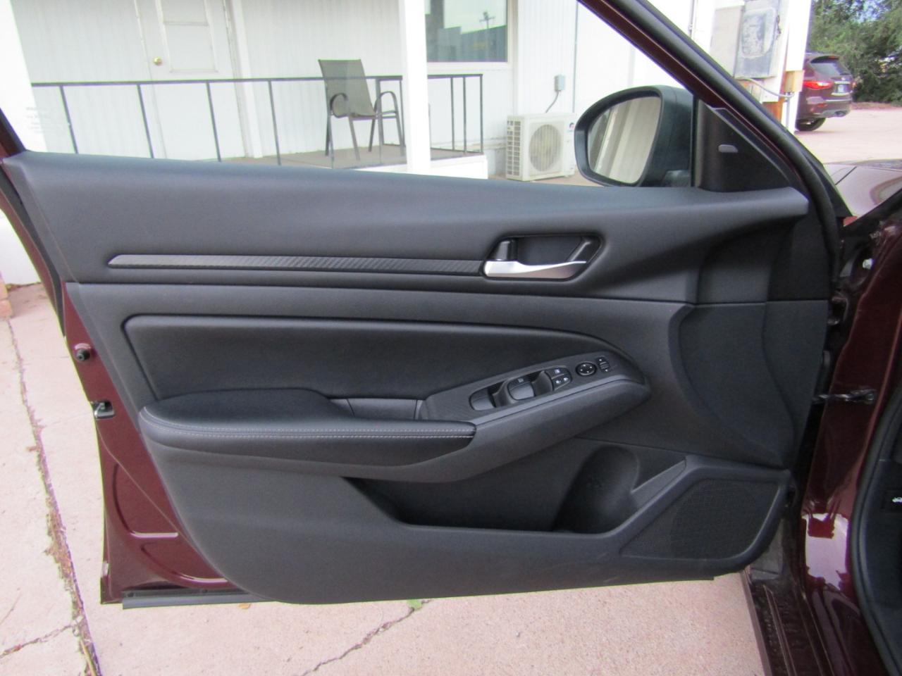Nissan Altima 2.5 SV Sedan 2024
