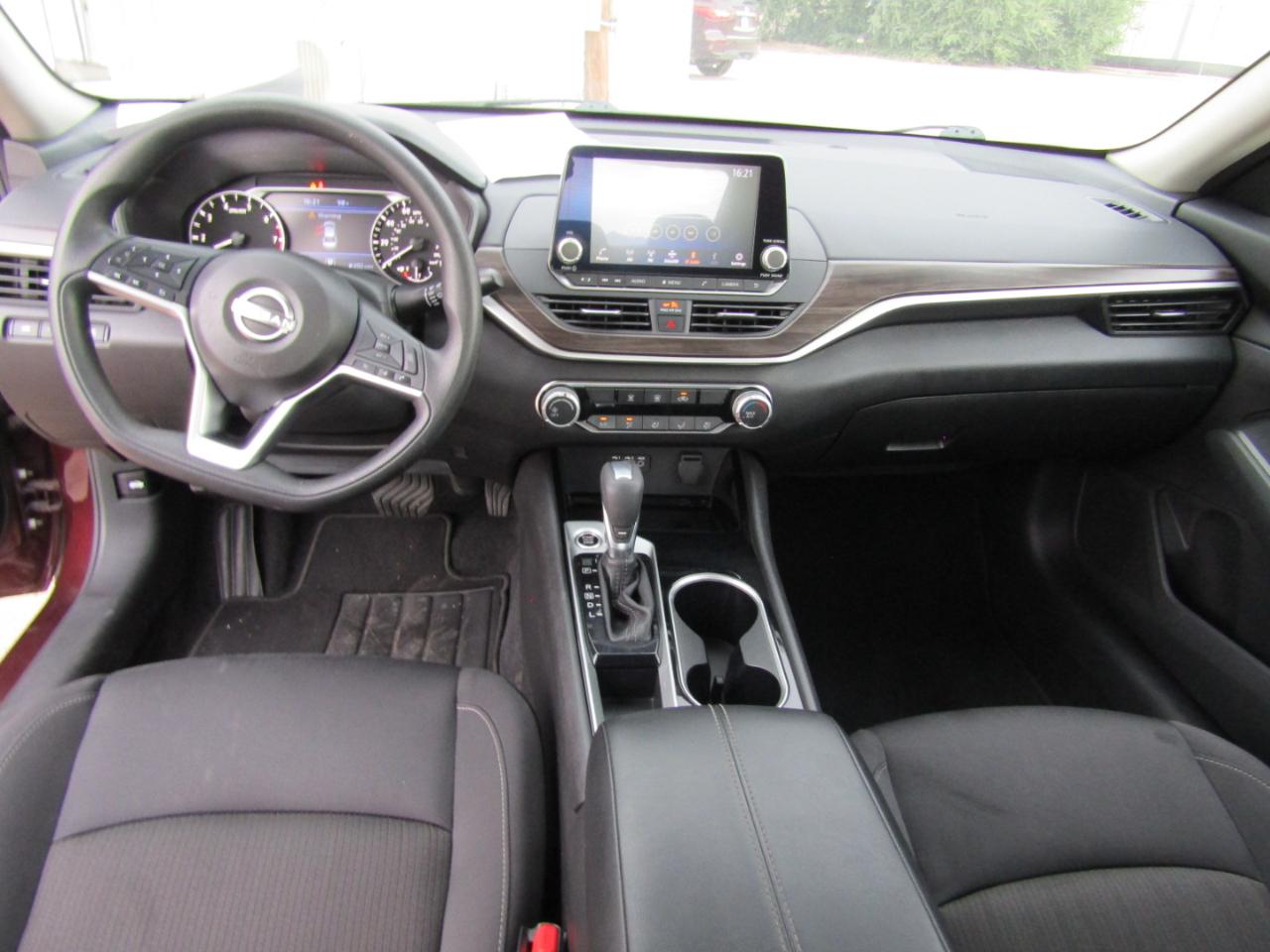 Nissan Altima 2.5 SV Sedan 2024