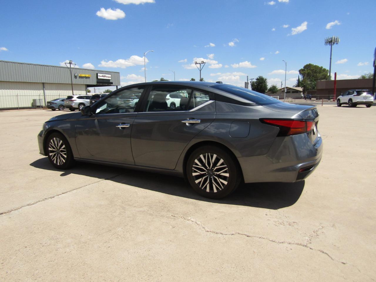 Nissan Altima 2.5 SV Sedan 2024