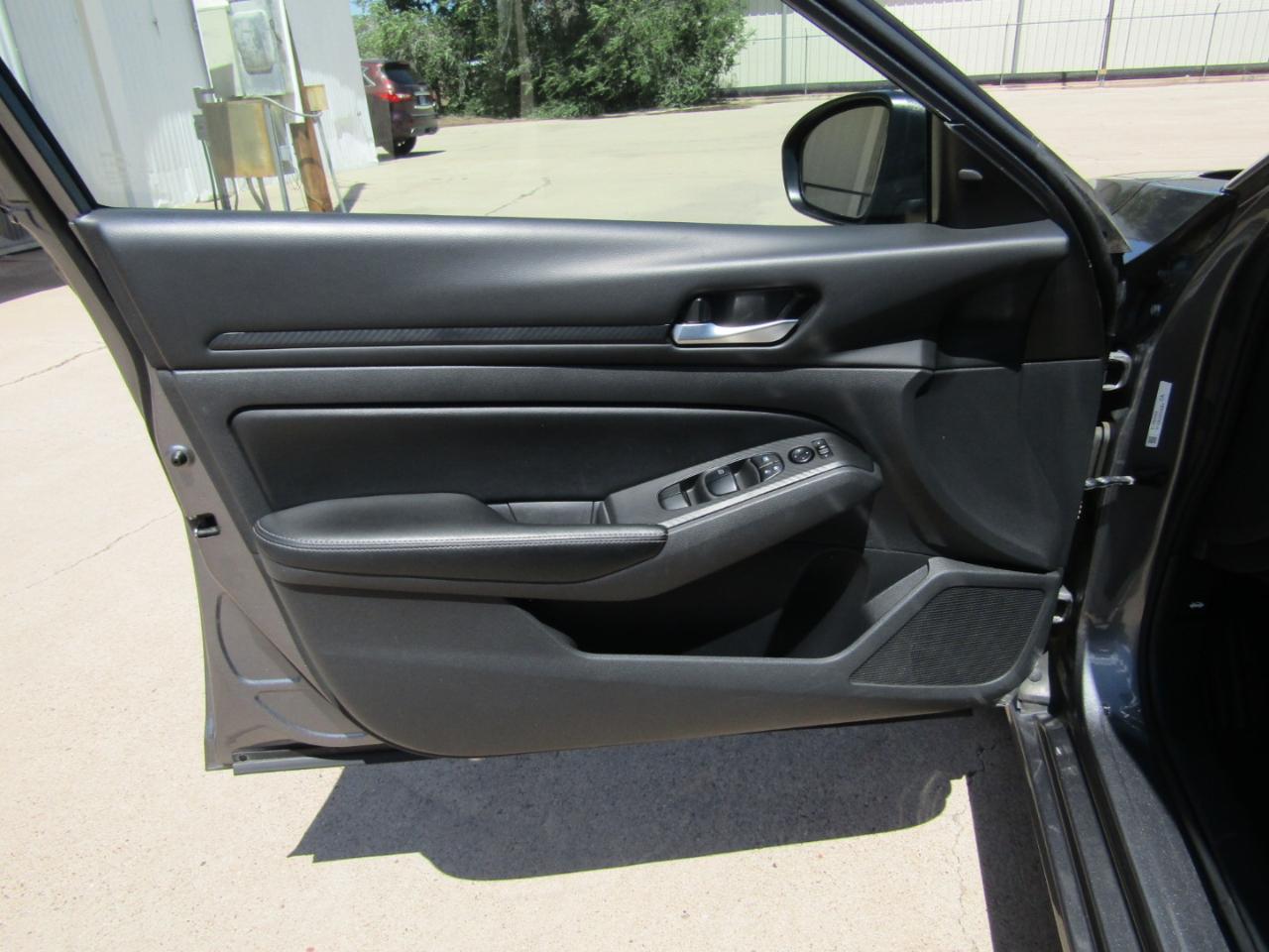Nissan Altima 2.5 SV Sedan 2024