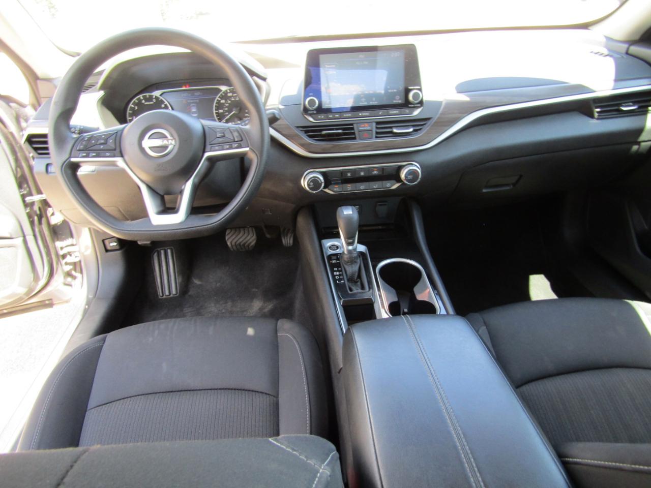 Nissan Altima 2.5 SV Sedan 2024