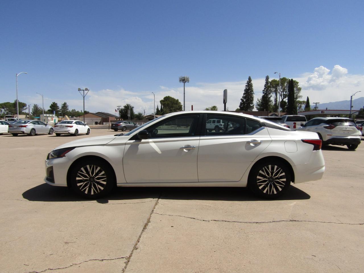 Nissan Altima 2.5 SV Sedan 2024