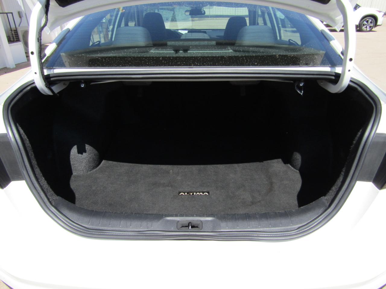 Nissan Altima 2.5 SV Sedan 2024