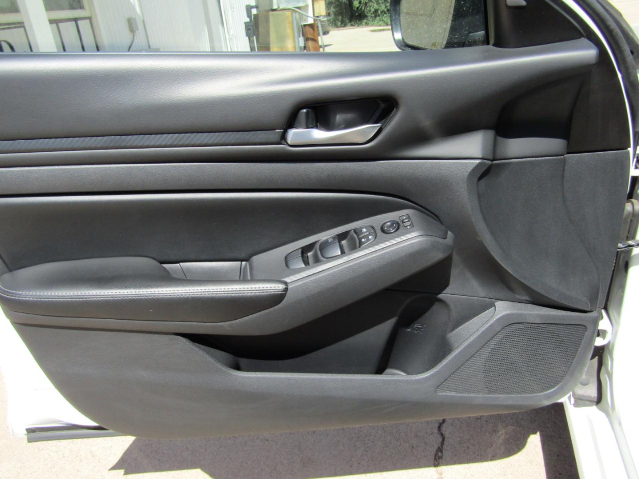 Nissan Altima 2.5 SV Sedan 2024