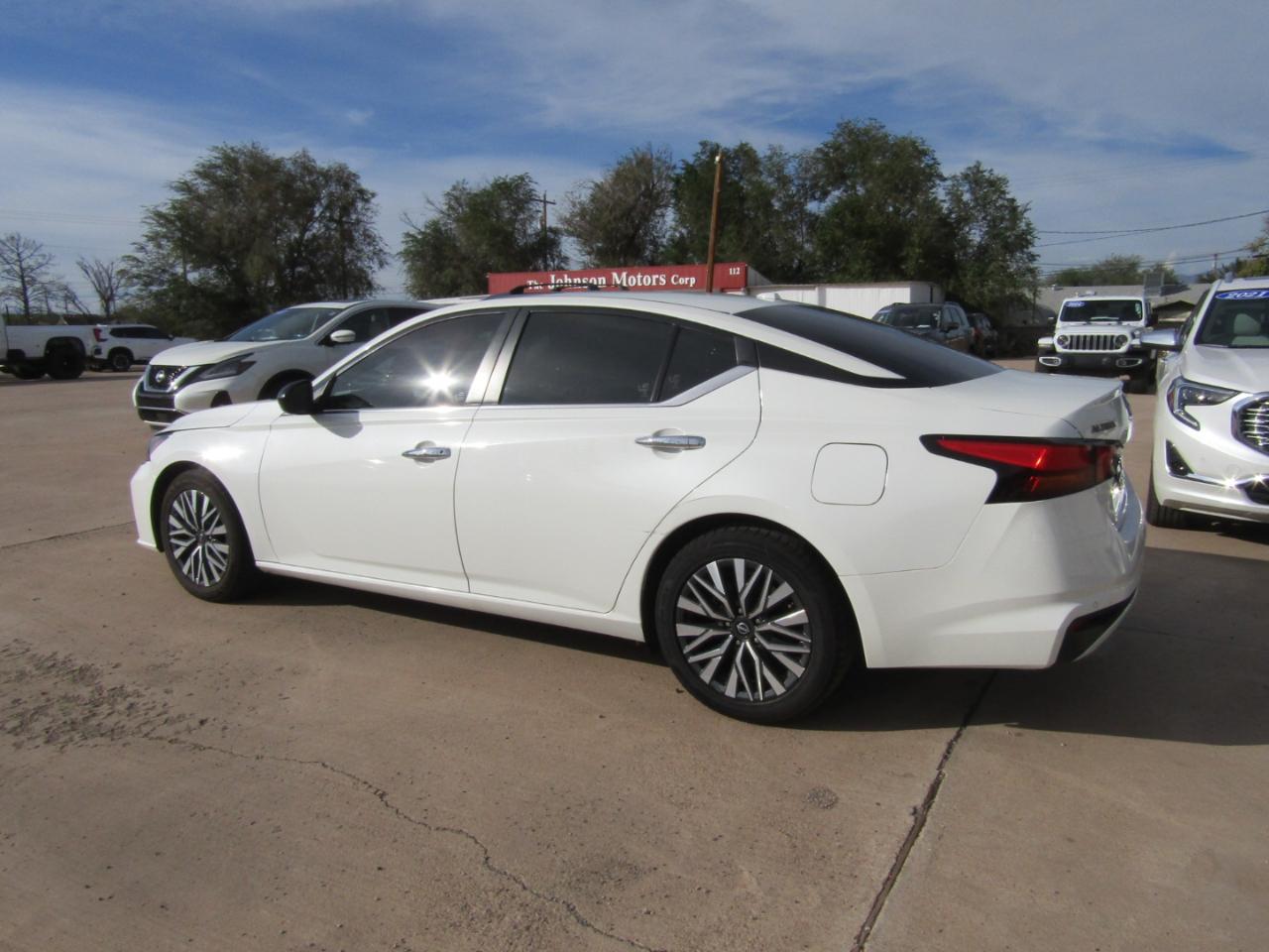 Nissan Altima 2.5 SV Sedan 2024