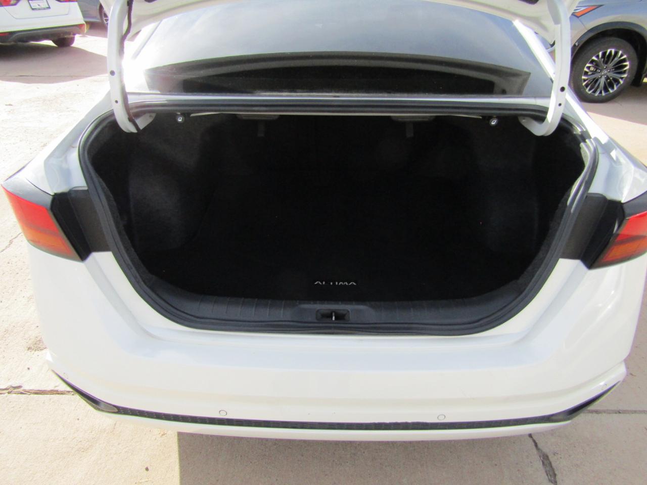 Nissan Altima 2.5 SV Sedan 2024