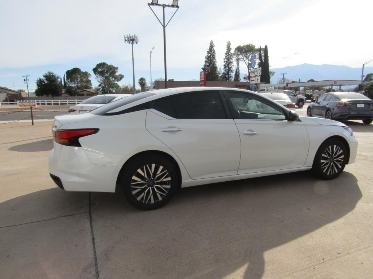 Nissan Altima 2.5 SV Sedan 2024