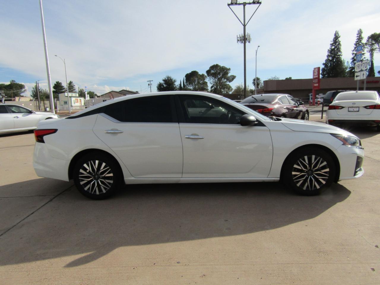 Nissan Altima 2.5 SV Sedan 2024