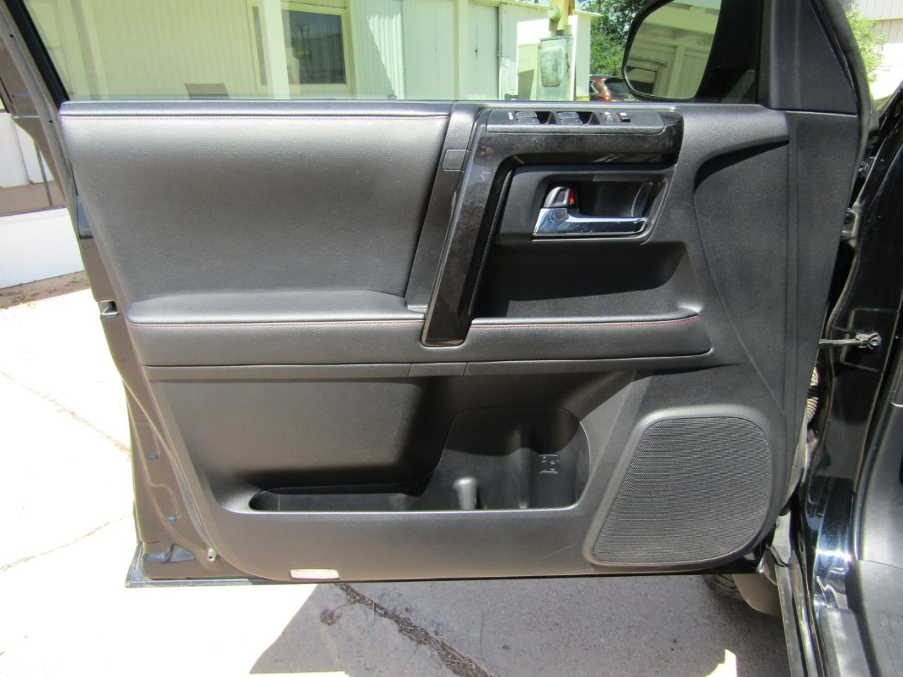 Toyota 4Runner TRD Off Road 4WD (Natl) 2024
