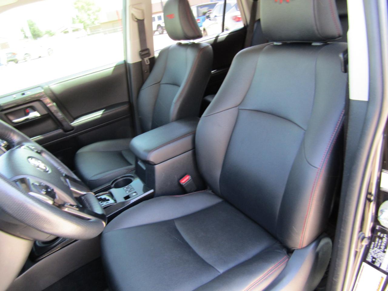 Toyota 4Runner TRD Off Road 4WD (Natl) 2024