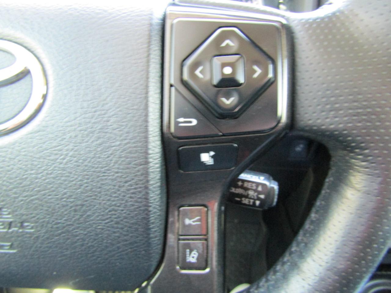 Toyota 4Runner TRD Off Road 4WD (Natl) 2024