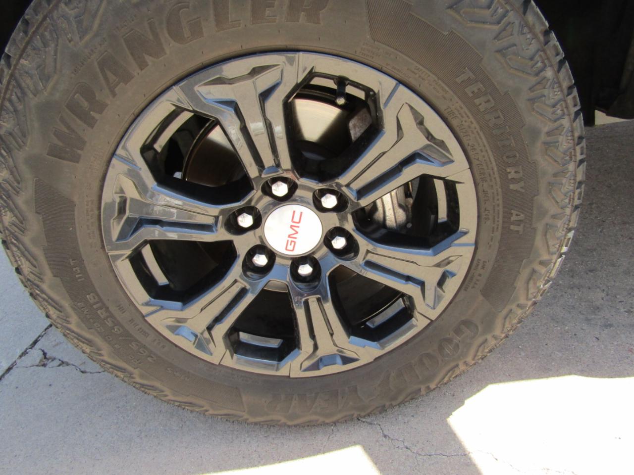 GMC Canyon 2WD Crew Cab Elevation 2024