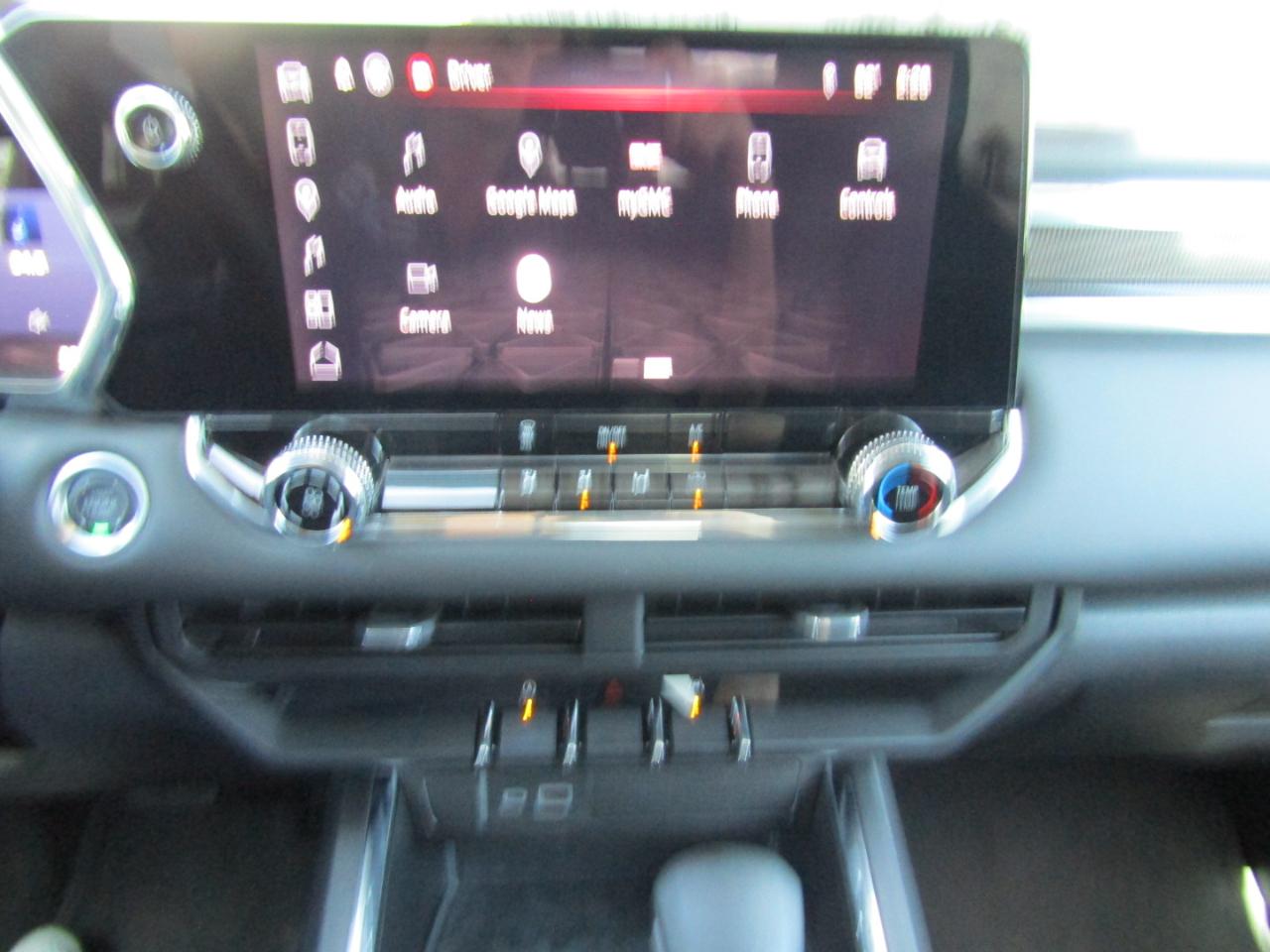 GMC Canyon 2WD Crew Cab Elevation 2024