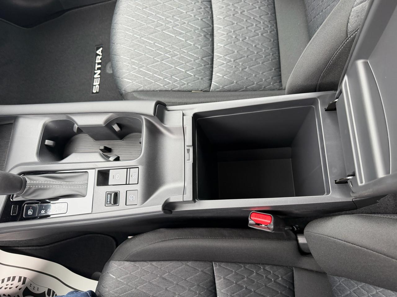 Nissan Sentra SV Sedan 2026