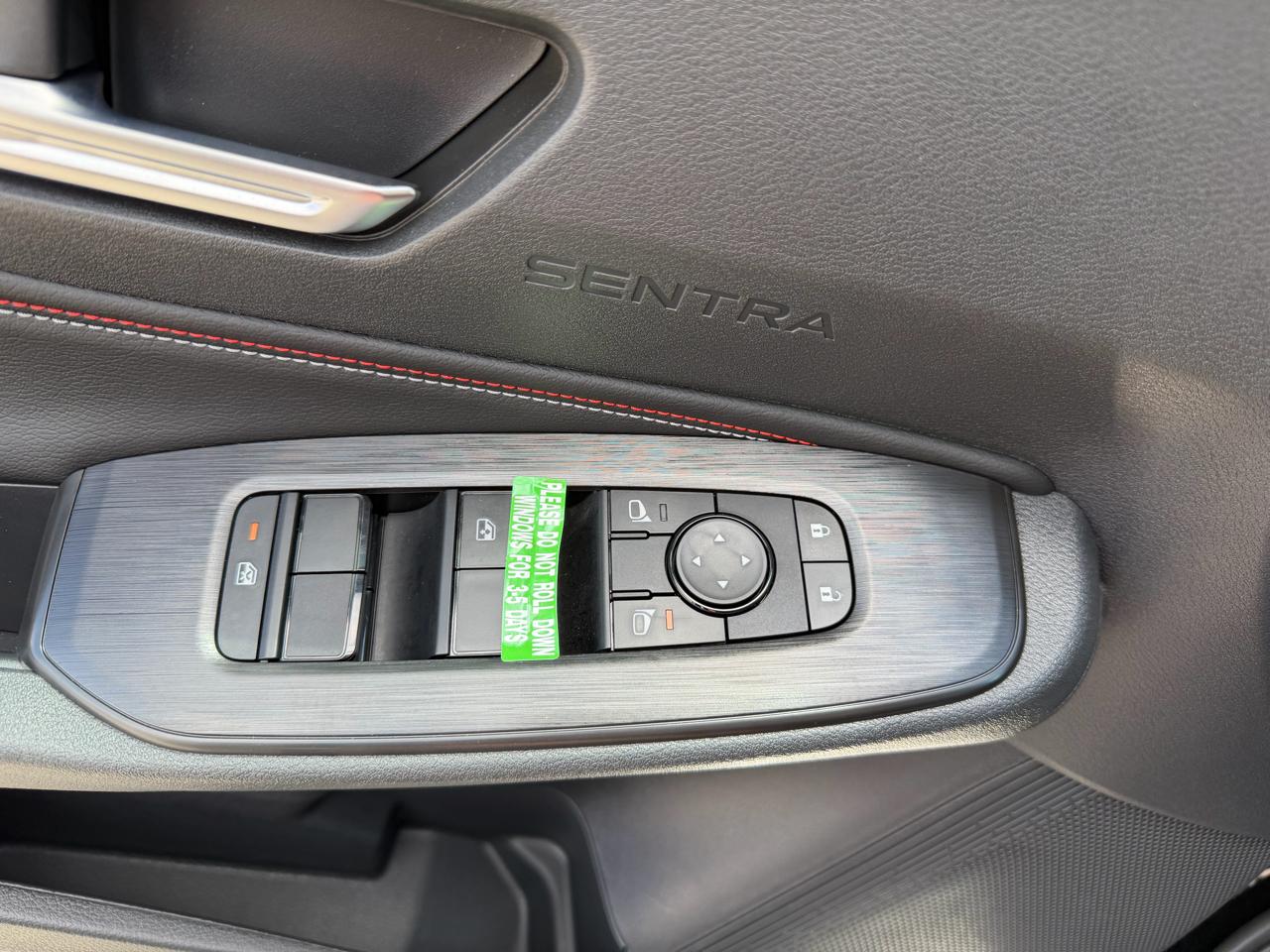 Nissan Sentra SR Sedan 2026