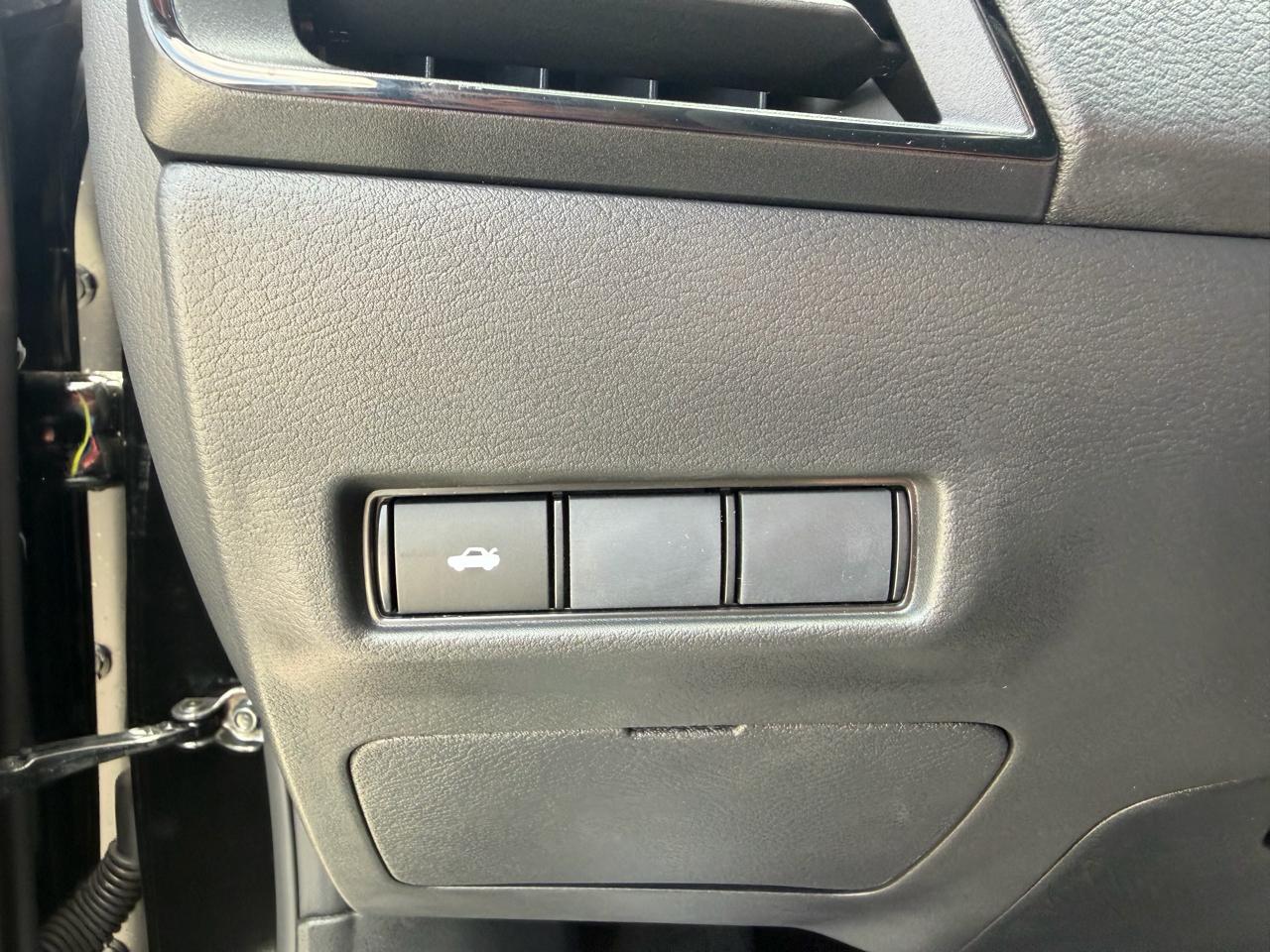 Nissan Sentra SR Sedan 2026