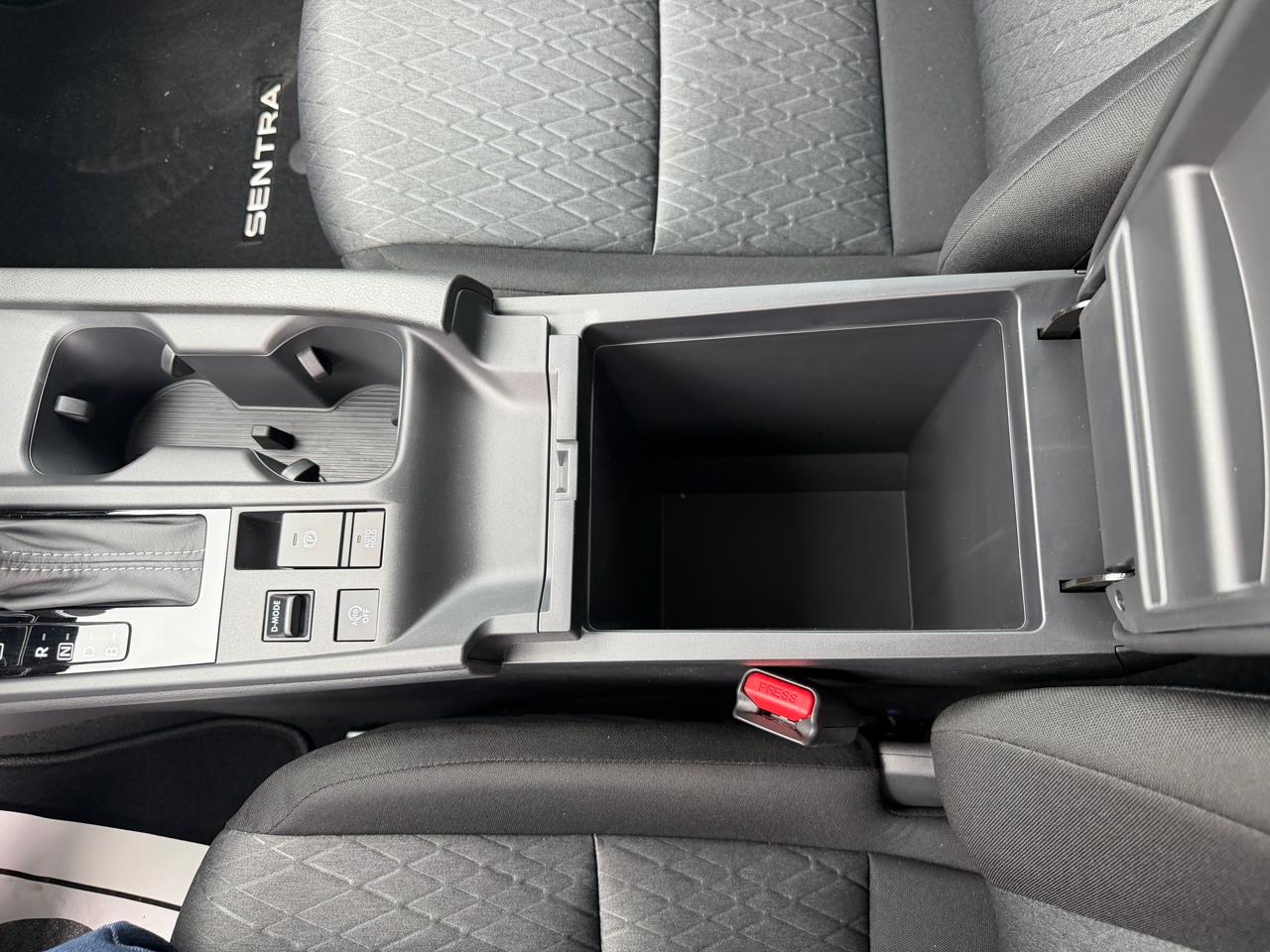 Nissan Sentra SV Sedan 2026