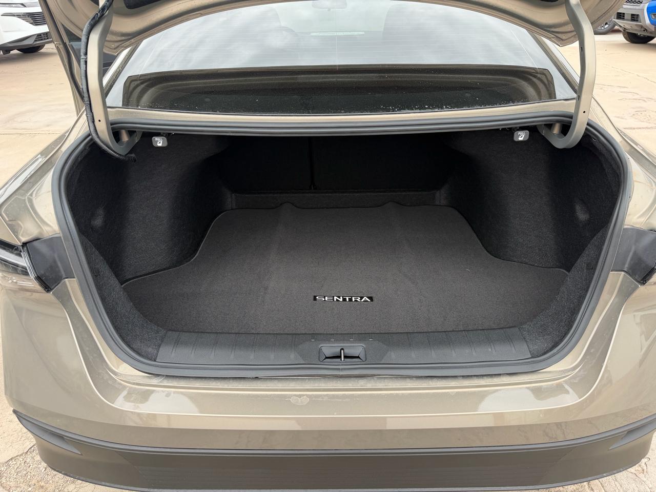Nissan Sentra SV Sedan 2026