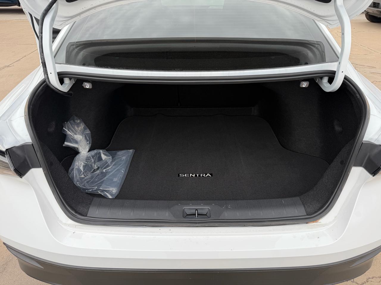 Nissan Sentra SV Sedan 2026