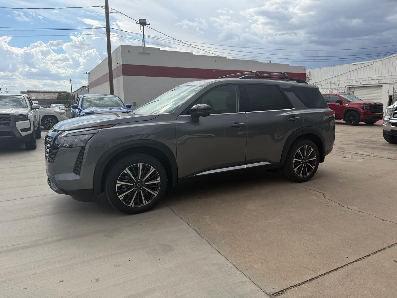 Nissan Pathfinder Platinum 2WD 2026