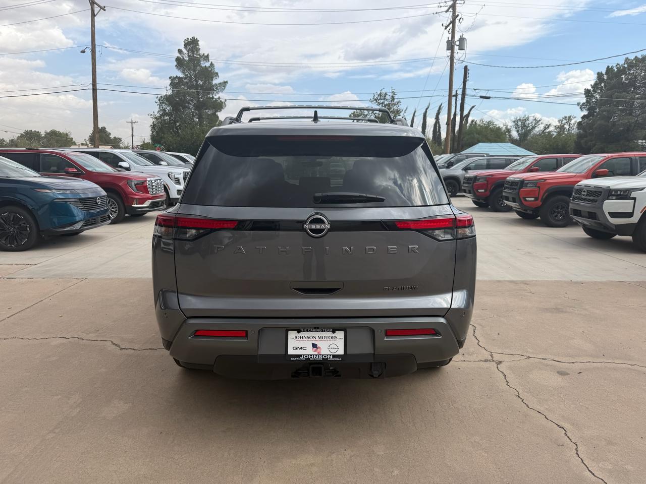 Nissan Pathfinder Platinum 2WD 2026