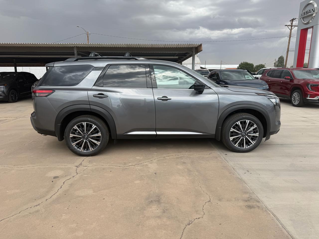 Nissan Pathfinder Platinum 2WD 2026