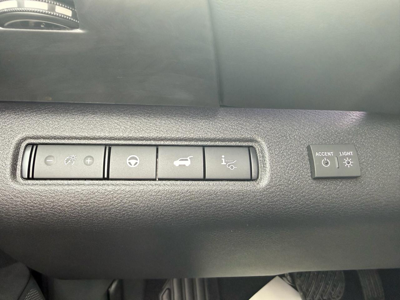 Nissan Pathfinder Platinum 2WD 2026