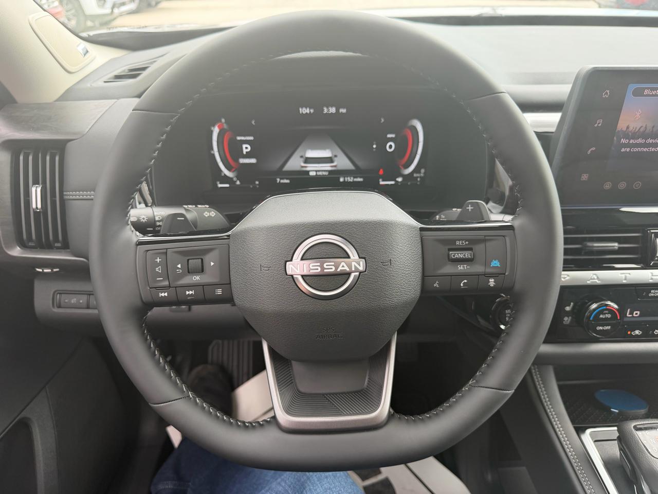 Nissan Pathfinder Platinum 2WD 2026