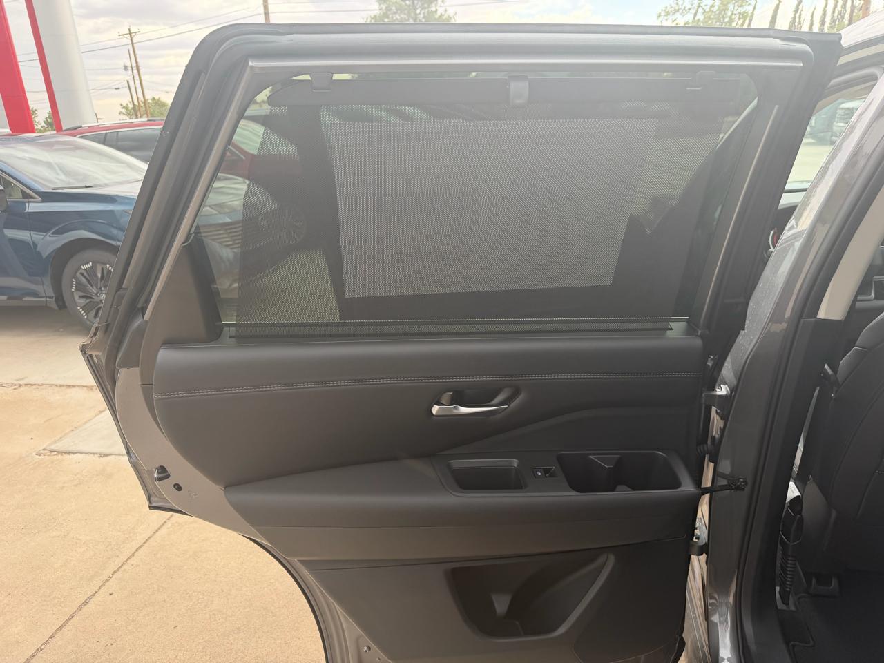 Nissan Pathfinder Platinum 2WD 2026