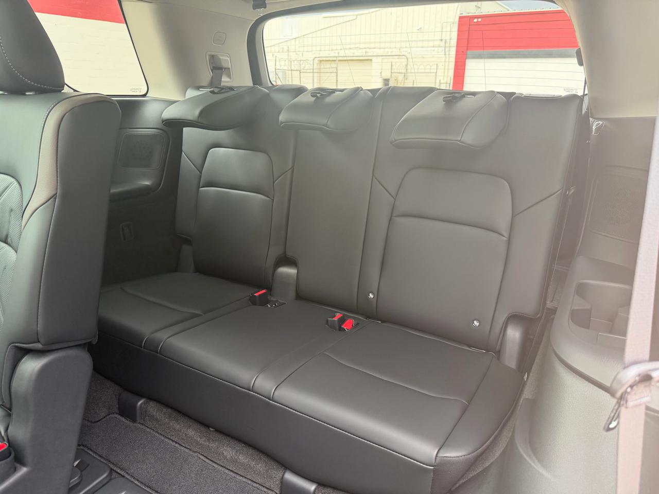 Nissan Pathfinder Platinum 2WD 2026