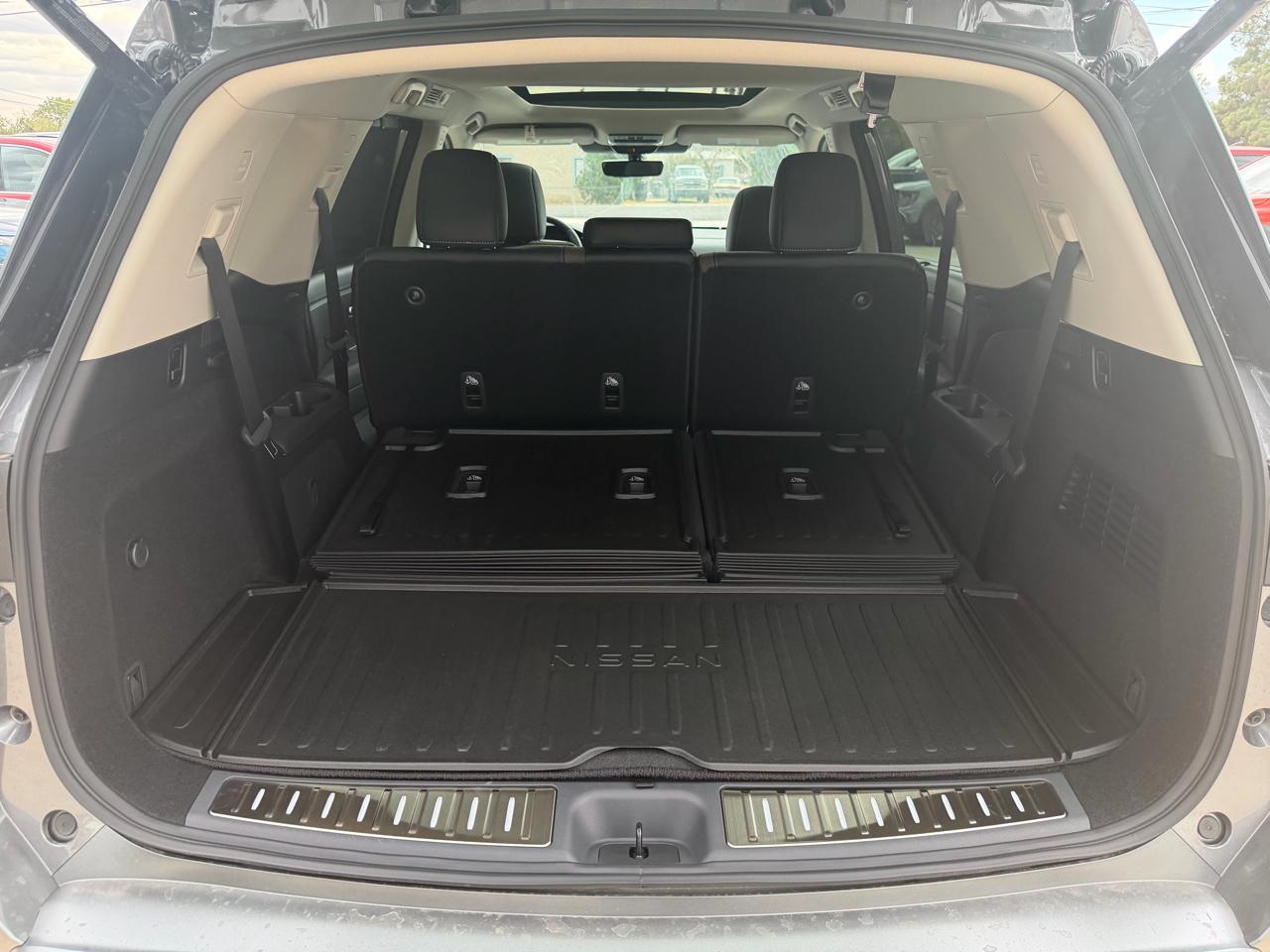 Nissan Pathfinder Platinum 2WD 2026