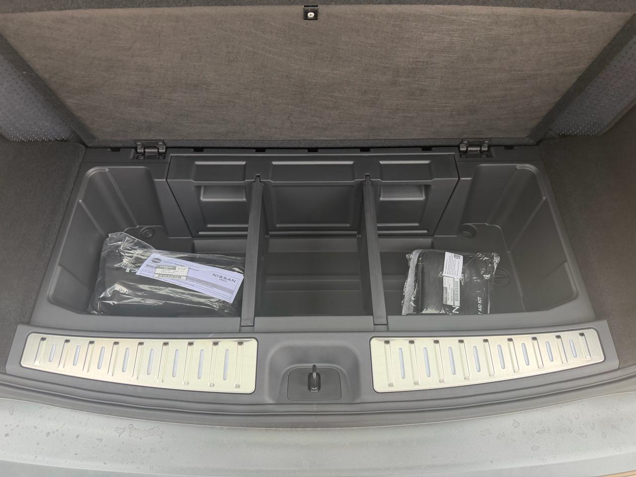 Nissan Pathfinder Platinum 2WD 2026