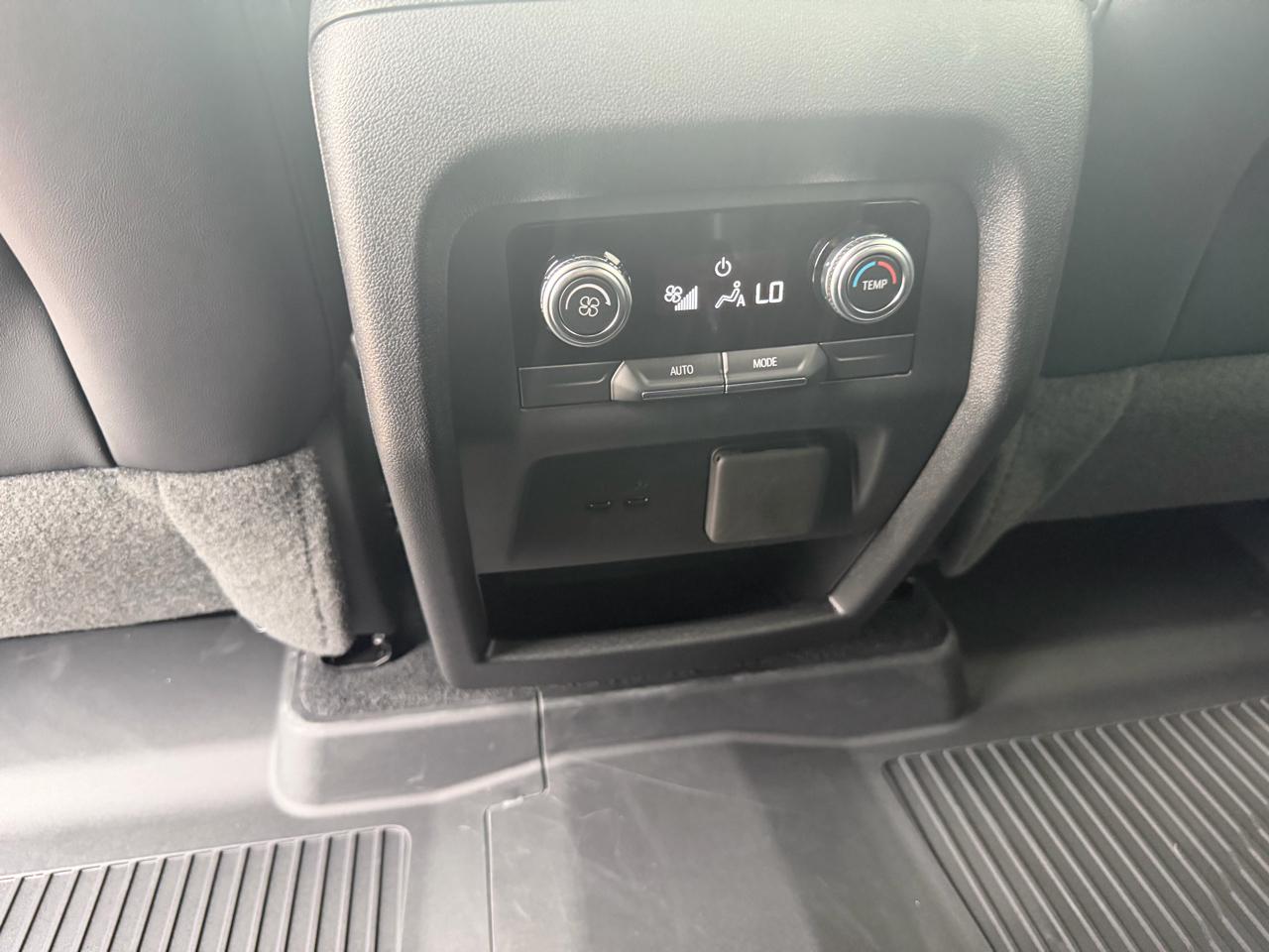 GMC Acadia FWD 4dr Elevation 2026