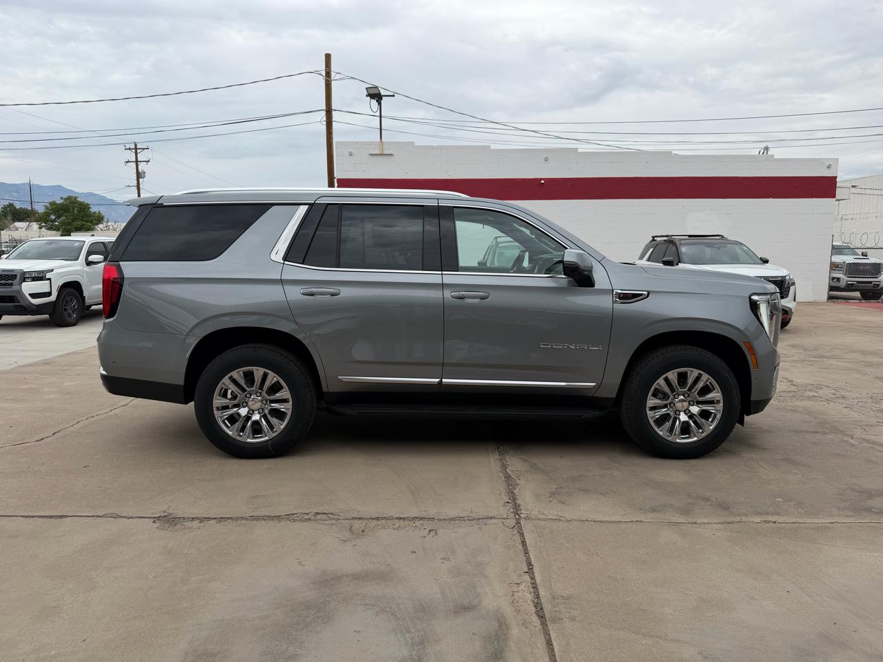 2026 GMC Yukon Denali - Photo 7