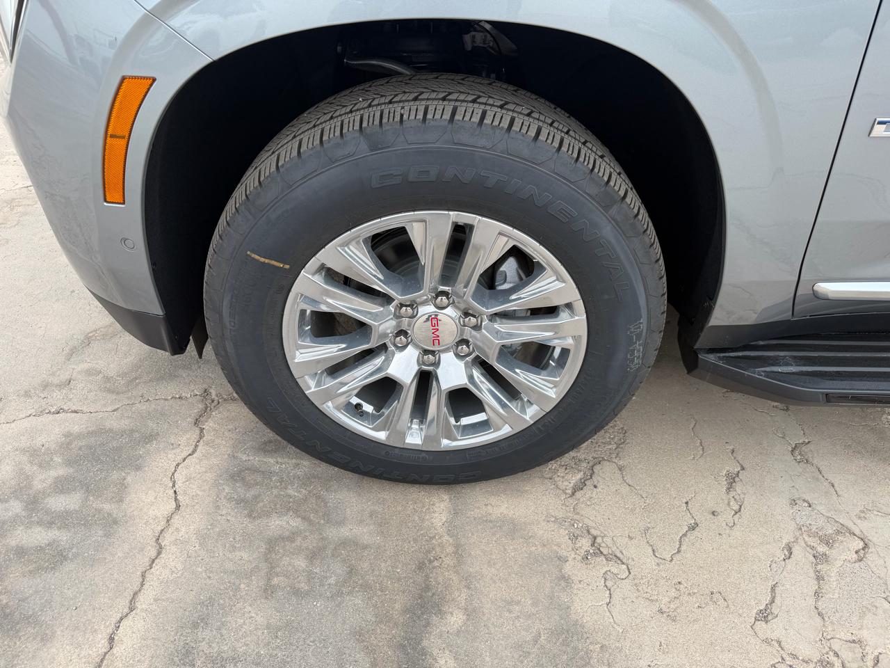 2026 GMC Yukon Denali - Photo 10