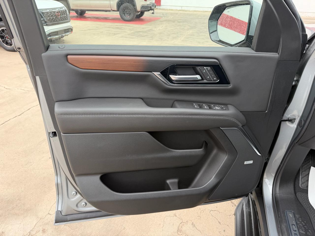 2026 GMC Yukon Denali - Photo 12