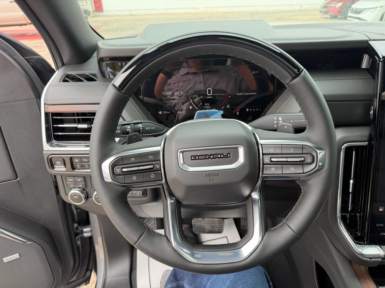 2026 GMC Yukon Denali - Photo 14