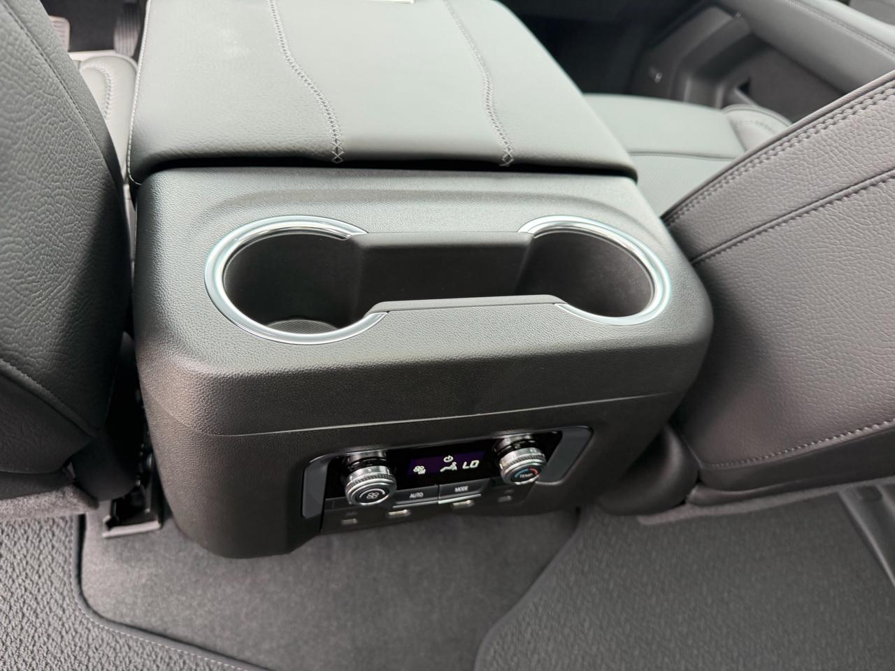 2026 GMC Yukon Denali - Photo 32