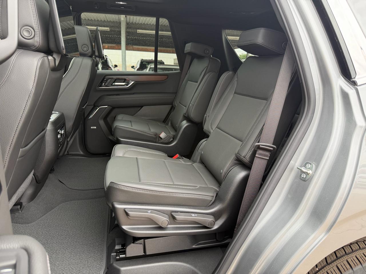 2026 GMC Yukon Denali - Photo 35