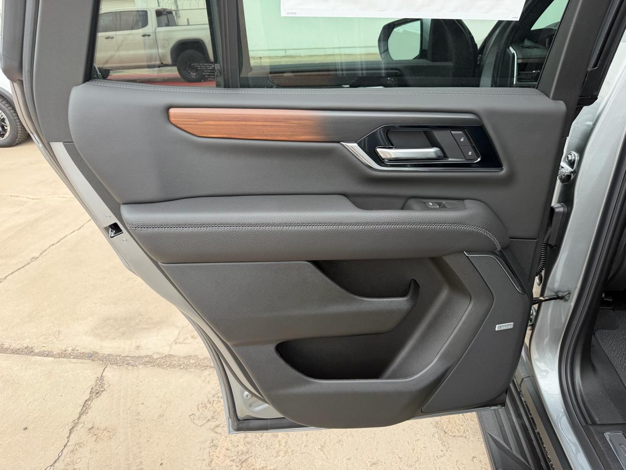 2026 GMC Yukon Denali - Photo 38