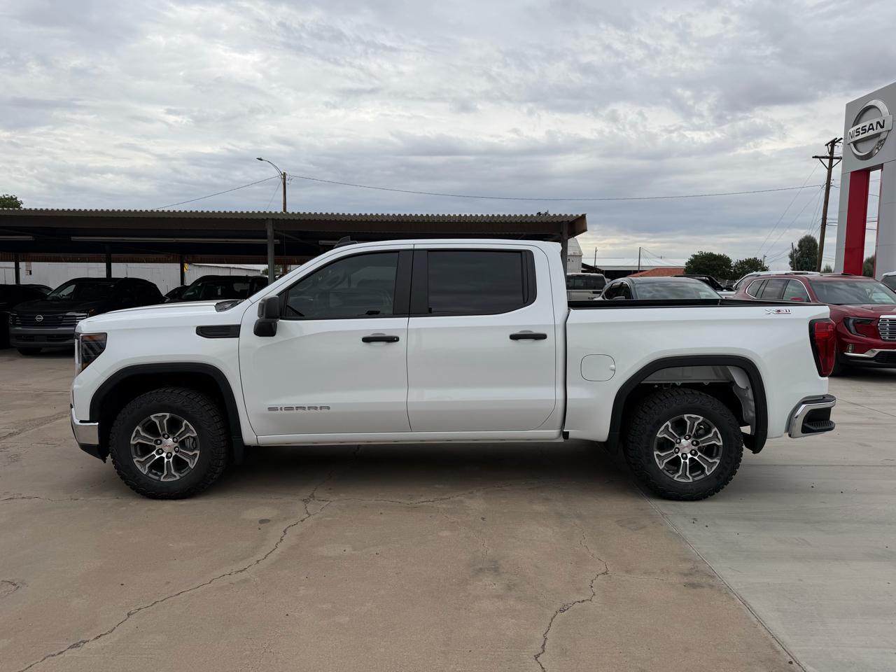 GMC Sierra 1500 4WD Crew Cab 147" Pro 2026