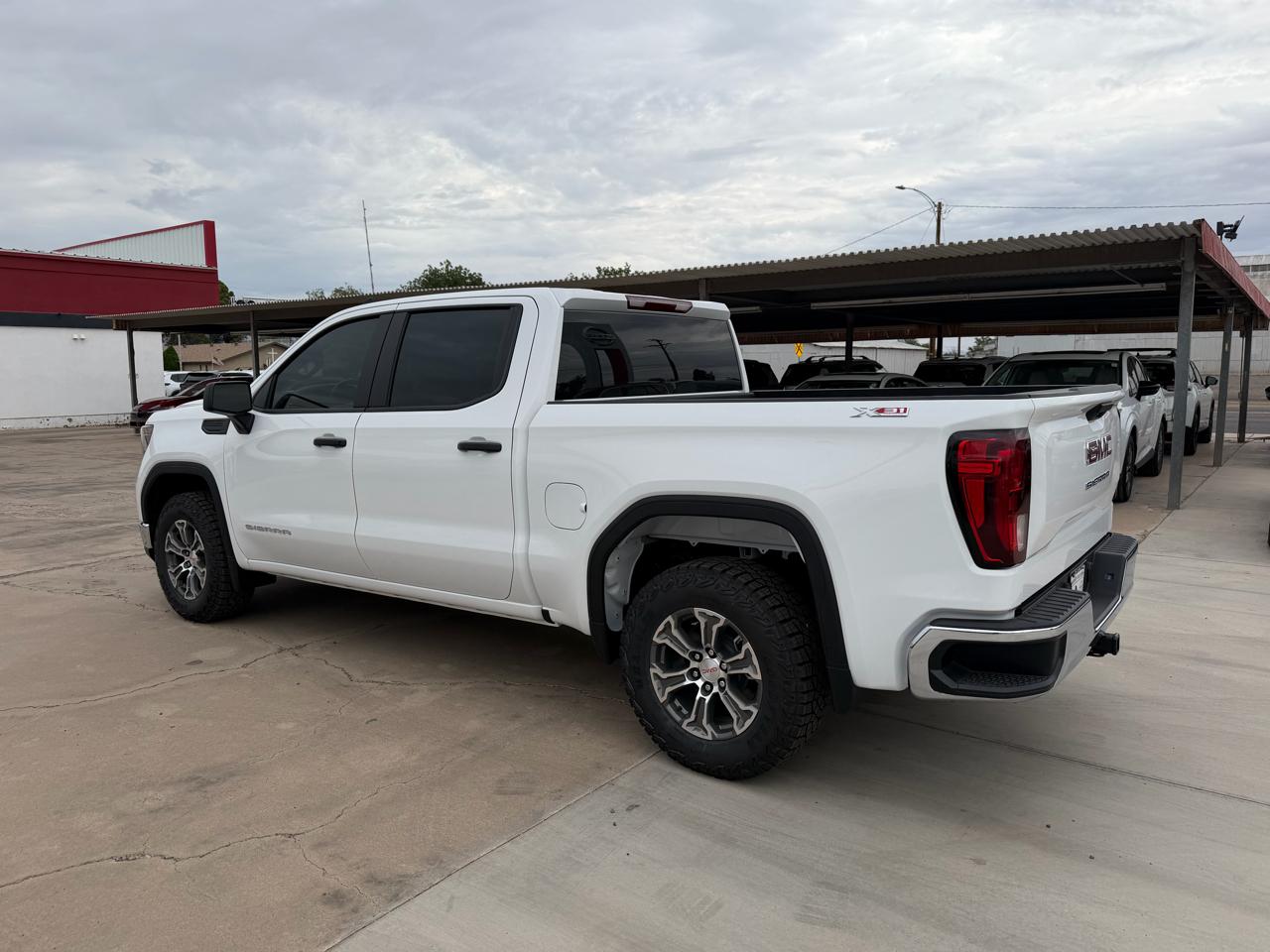 GMC Sierra 1500 4WD Crew Cab 147" Pro 2026